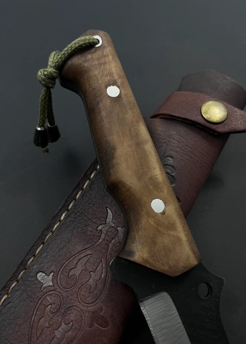 Handmade Full Tang Gut Hook Knife: Custom Engraved Hunting Knife - Image 2