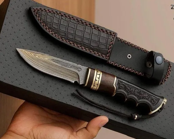 Personalized Damascus Hunting Knife: Engraved Handle, Leather Sheath