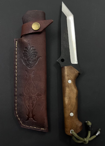 Handmade Full Tang Gut Hook Knife: Custom Engraved Hunting Knife - Image 3