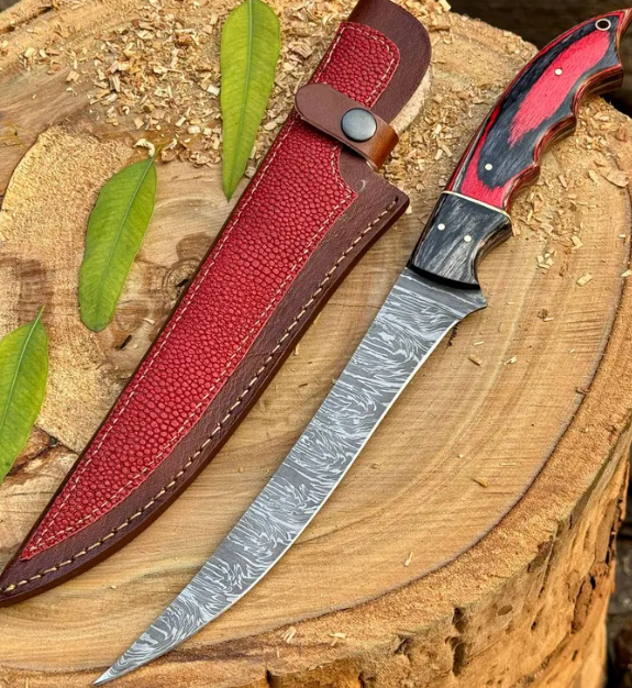 Handmade Damascus Steel Fillet Knife: Pukka Wood Handle, Leather Sheath - Image 3