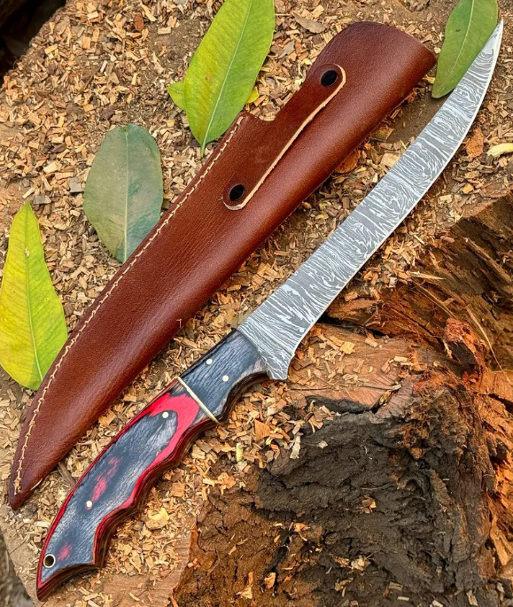 Handmade Damascus Steel Fillet Knife: Pukka Wood Handle, Leather Sheath - Image 2