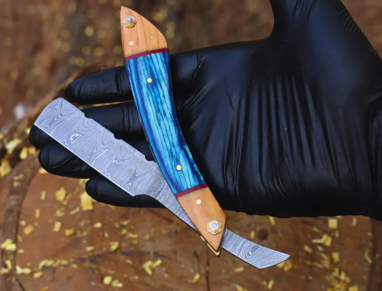 Handcrafted Damascus steel Personalized Straight Razor Groomsman Gift With Premium Shaving Blade Boyfriend Gift Husband Gift Lover - Image 3