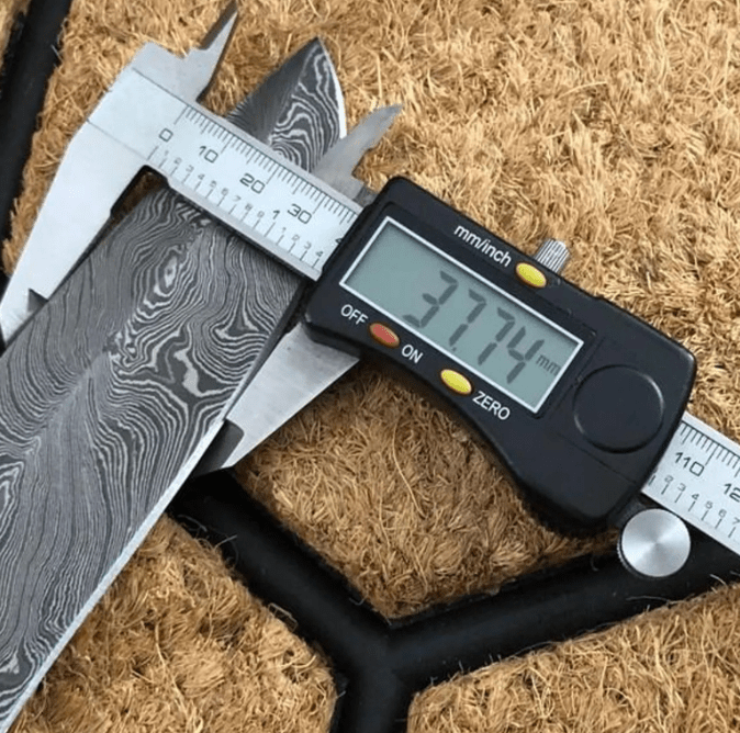 Handmade Damascus Steel Bowie Knife: Walnut Wood Handle, Leather Sheath - Image 2