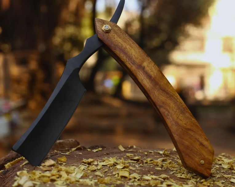 Personalized Damascus Steel Straight Razor – Luxury Shaving Blade & Groomsman Gift | Black Coated Straight Razor with Rosewood Handle - Image 3