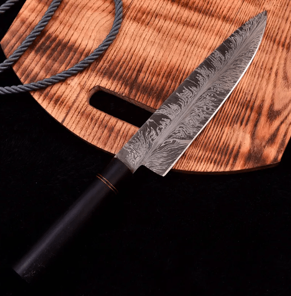 Handmade Damascus Steel Chef Knife: Feather Pattern, Full Tang