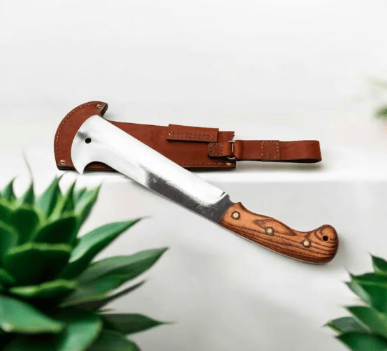 Handmade High Carbon Steel bushcraft Machete: Wood Handle & Leather Sheath - Image 4