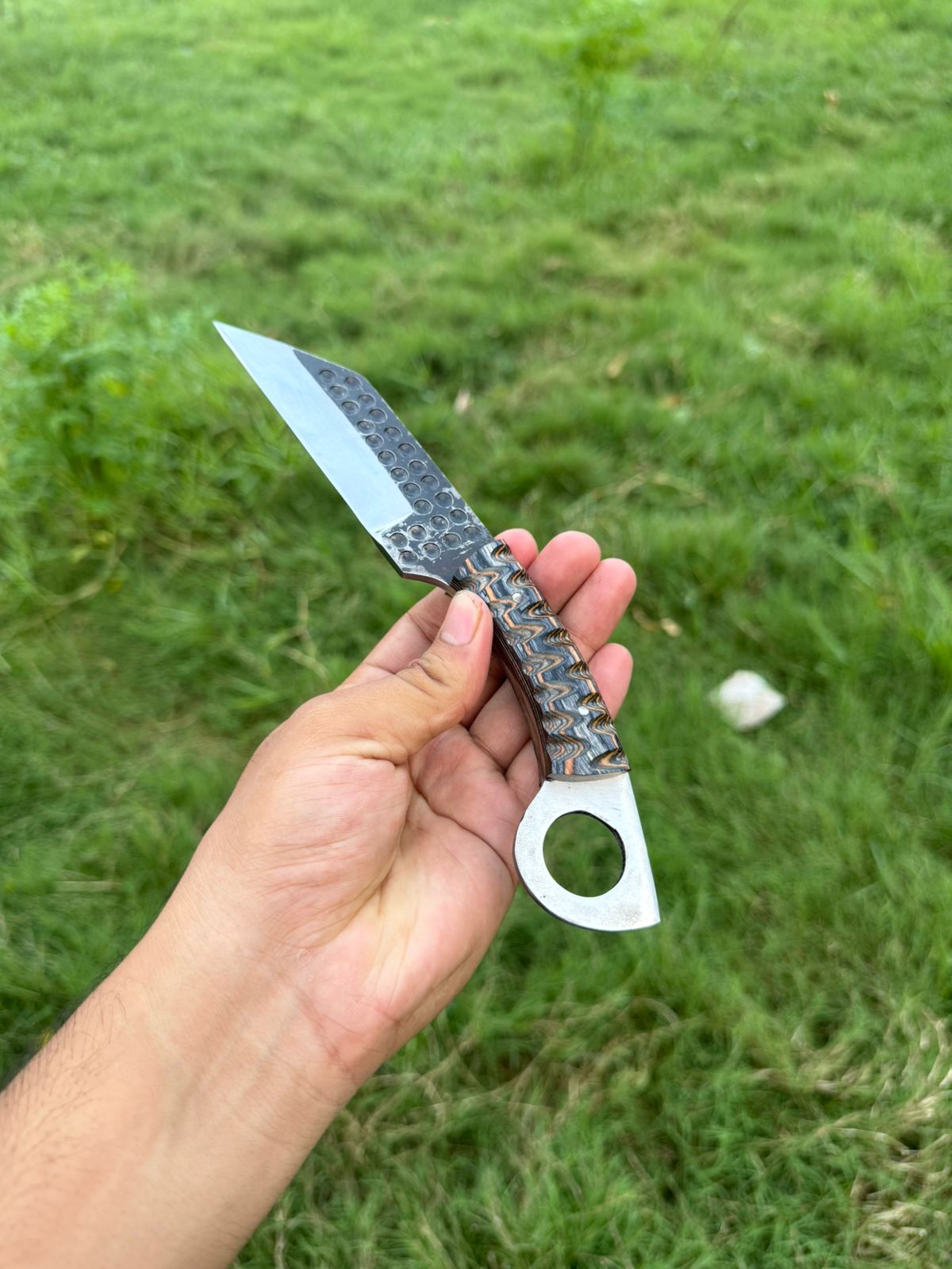 Handcrafted Custom Fixed Blade Knife with Textured Handle & Leather Sheath - Image 3